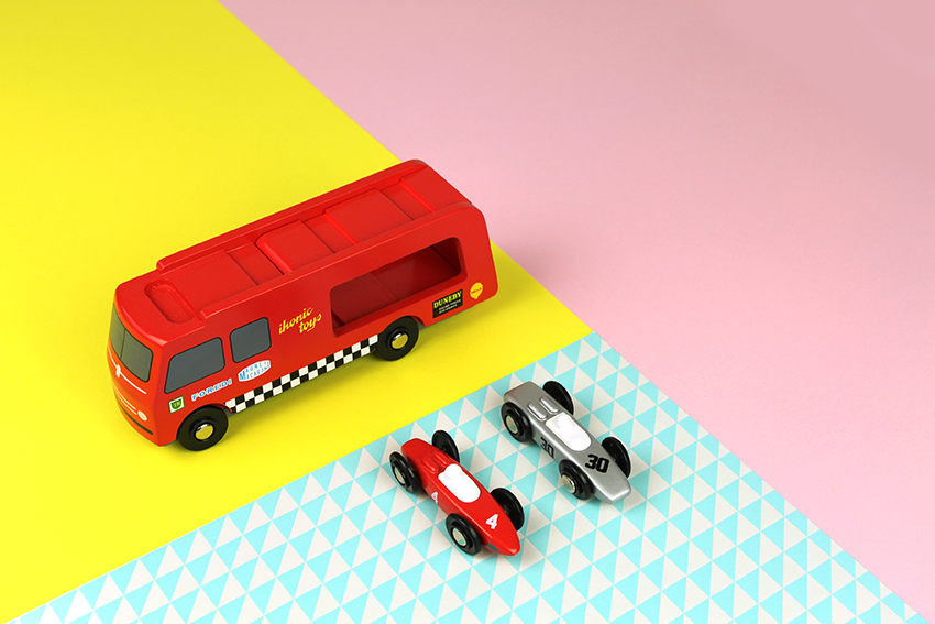 ikonic-toys-transporter-oh-yeah-baby